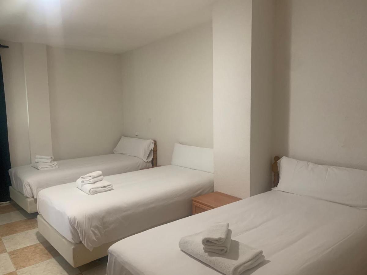 Hotel El Ancla Villanueva de la Cañada Kültér fotó