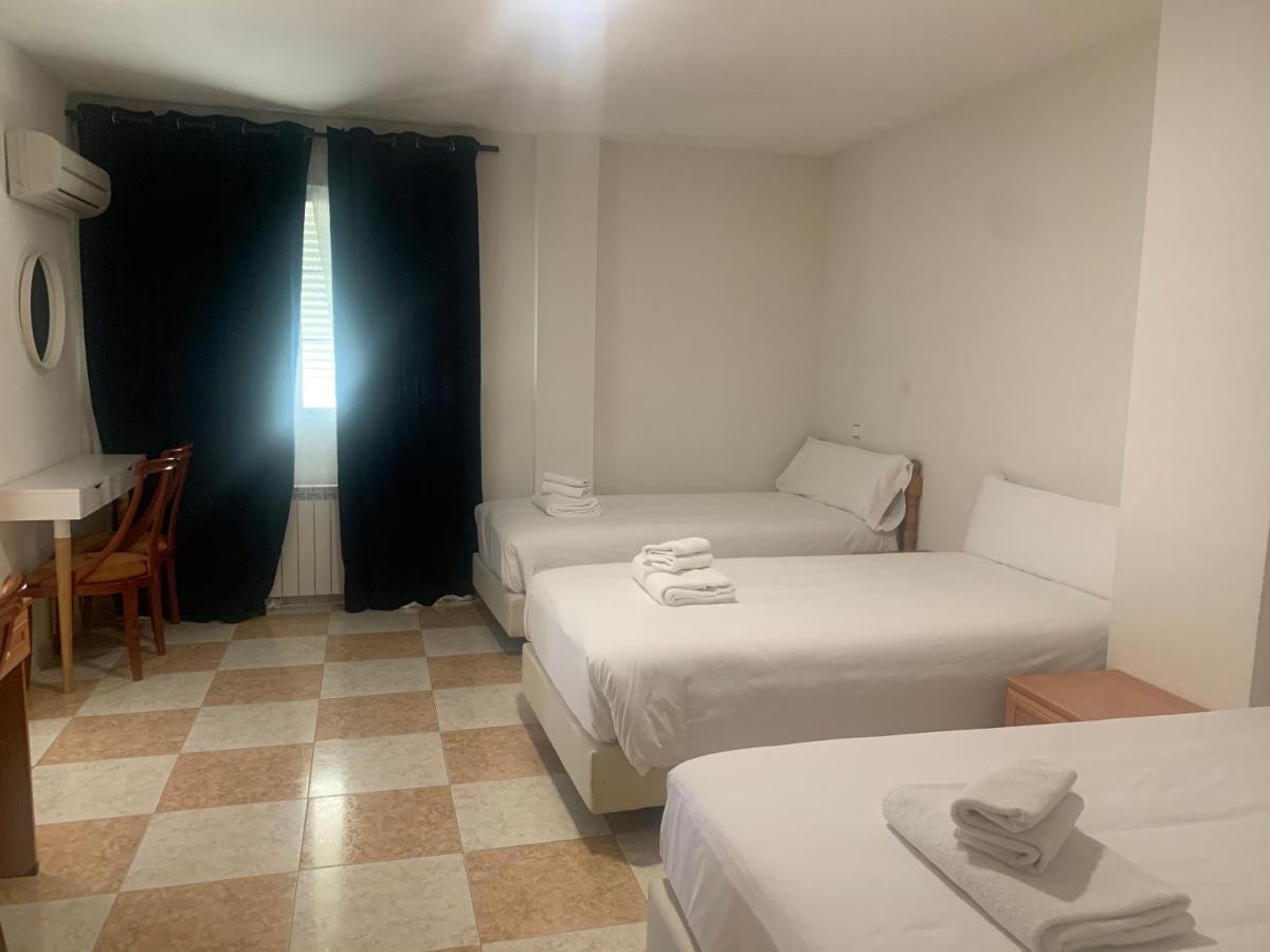 Hotel El Ancla Villanueva de la Cañada Kültér fotó